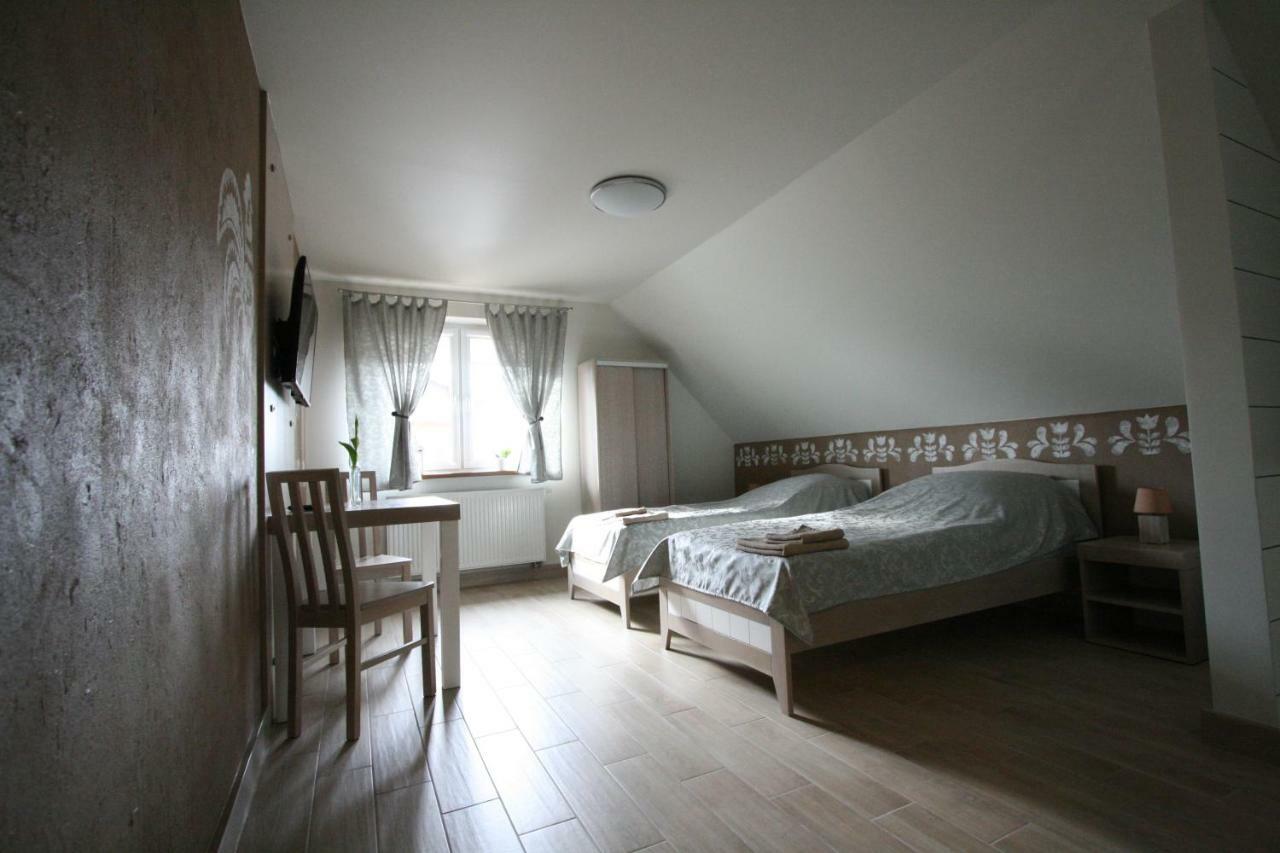 Noclegi Cameleon Słupca Esterno foto